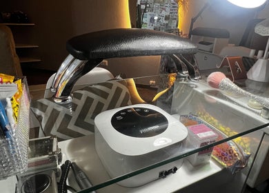 Mesa de manicura en Sharon Studio Nails, ubicado en Miraflores, Provincia De Lima, PE.