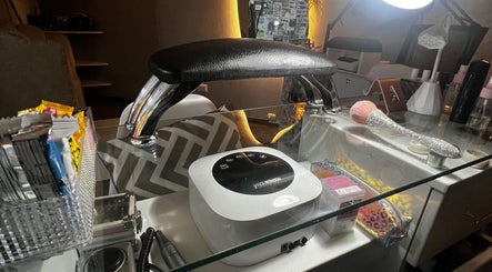 Mesa de manicura en Sharon Studio Nails, ubicado en Miraflores, Provincia De Lima, PE.