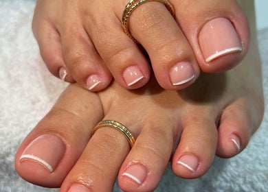 Pedicura francesa en Sharon Studio Nails, Miraflores, Provincia De Lima, PE.