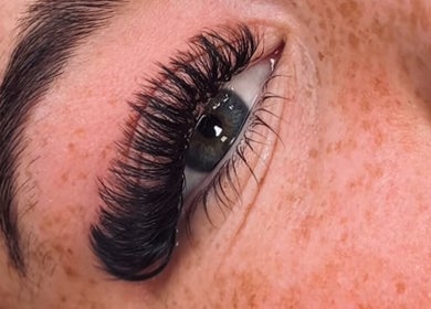Close-up of dramatic eyelash extensions at BEREZA studio, Waalwijk, Noord-brabant, NL.