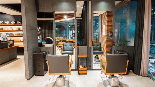 준오헤어 강남우성사거리점 (Juno Hair Gangnam Woosung Sageori )