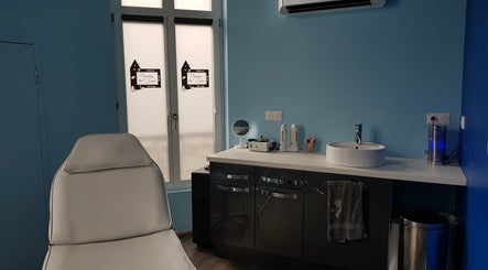 Intérieur moderne de Boudoir Et Soins à Saint-amand-les-eaux, Hauts-de-france, FR.
