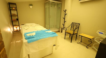 Amber Spa and Wellness image 2