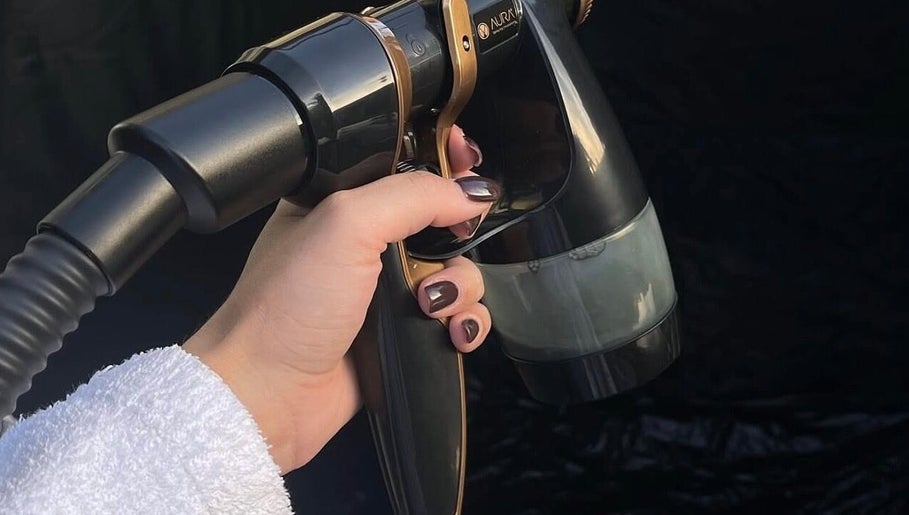 Refinery Beauty | Mobile Treatments image 1