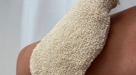Refinery Beauty | Mobile Treatments image 2