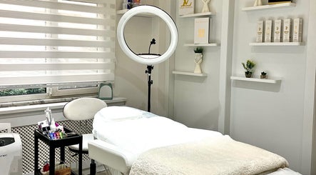 Комната в Marianna.Lash Brow в Стамбуле с косметическим оборудованием.