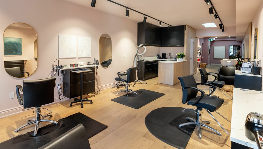 Image de Eleven and Co - A Hair Salon 1