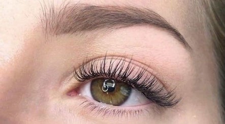 Madu Lash Studio imej 2