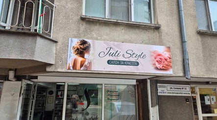 Juli Style image 3