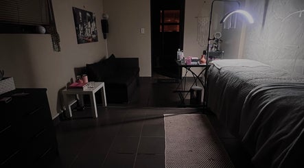 Cozy treatment room at Wispy Mink Lash Studio in Pretoria, Gauteng, ZA featuring comfortable seating and decor.