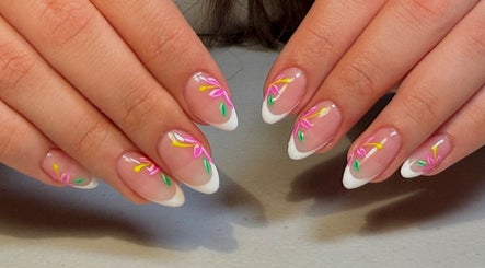 Moonoo Nail image 2