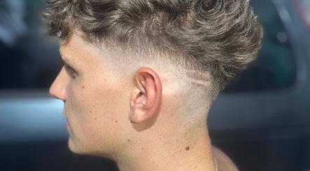 Samu Barber image 2