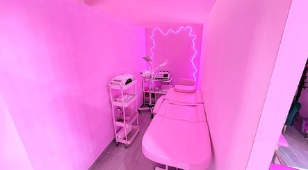 Loshe Salon & Spa image 3