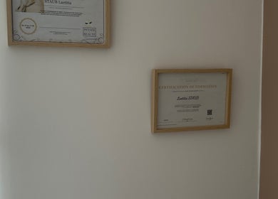 Certificats de formation encadrés au Studio LS, Bize-minervois, Occitanie, FR.