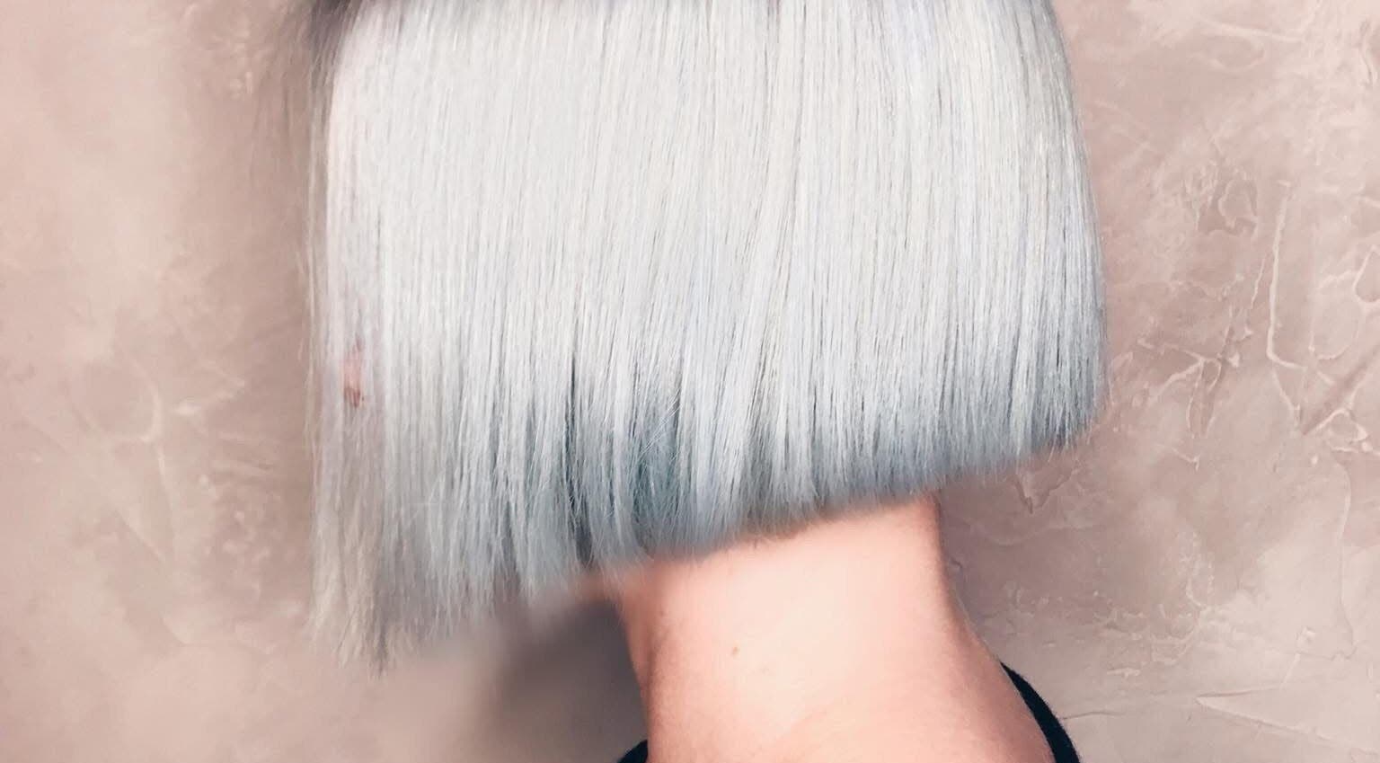 Sleek silver bob haircut at Kelly Hair Studio inside Green Cactus cafe, London, England, GB.