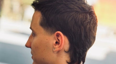 Illyrian Barber Shop image 2
