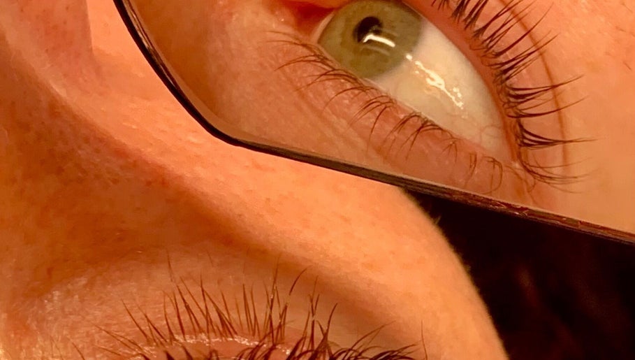 Yanah's Beauty Studio image 1