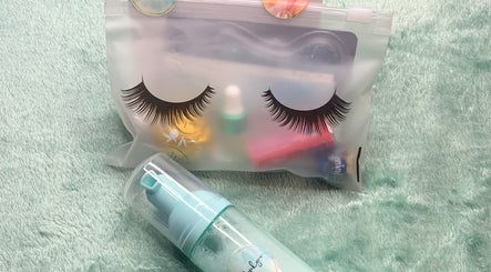 Yanah's Beauty Studio image 3