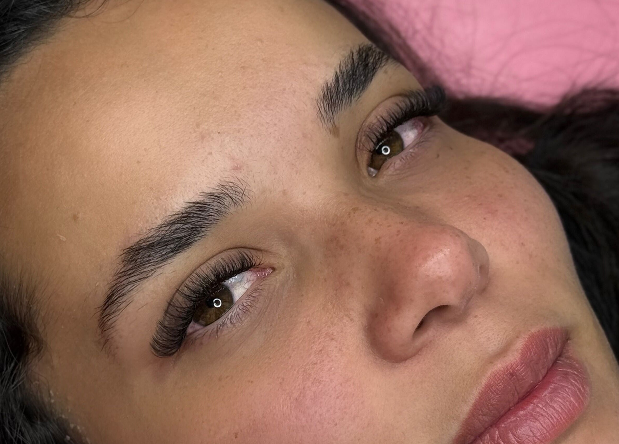 Extensões de cílios impecáveis em Shirley Lash Design, Coral Springs, Florida, US.