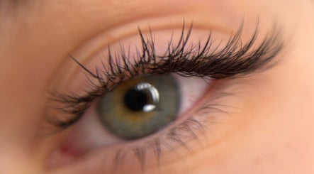 Immagine 3, Ansty Lashes Przedłużanie rzęs