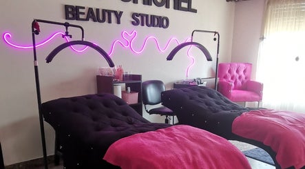 Gala Chichel Beauty Academy