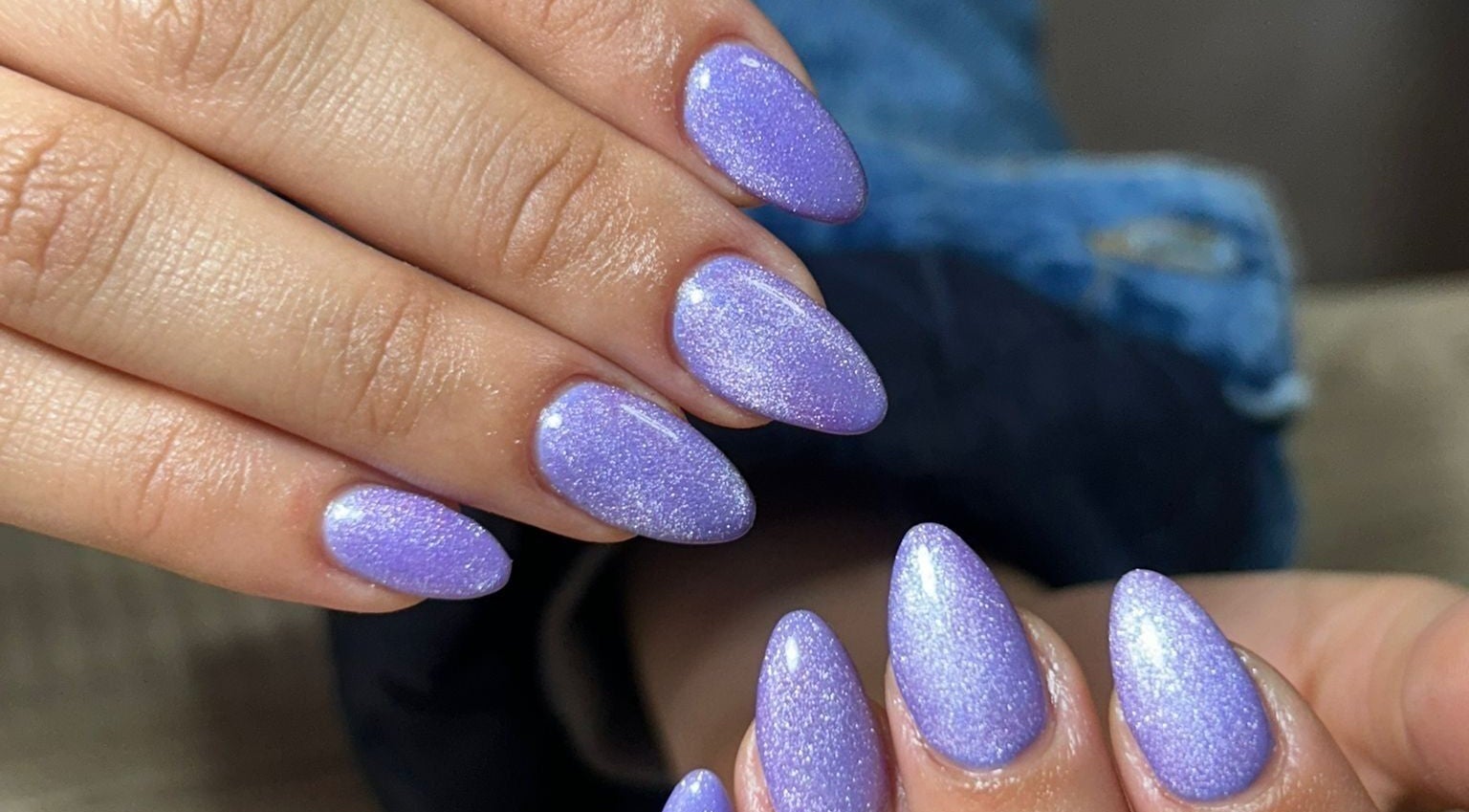 Uñas lila brillantes en Nails by Mel, Pinto, Comunidad De Madrid, ES, destacando elegancia y estilo.