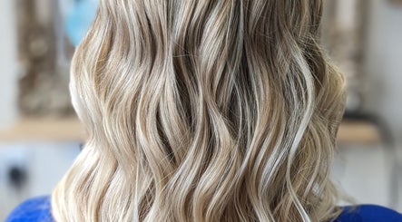 Hair Studio 60 Carshalton