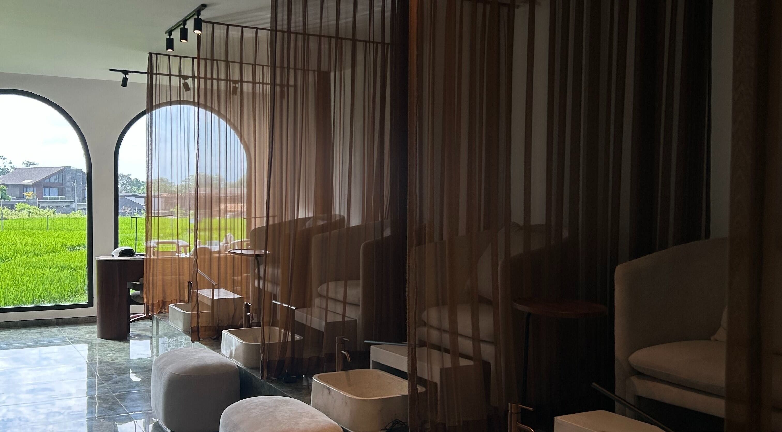 Relaxing interior view of Shaz Salon Beauty Wellness in Bali, Bali, ID with scenic window view.