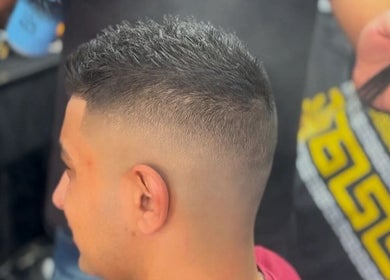 Κομψή ανδρική κόμμωση στο NEW GENTS BARBERSHOP, Λάρνακα, Λάρνακα, CY.