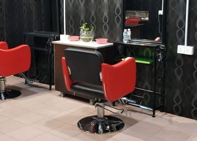 Stylish salon chairs and mirrors at Nur Hair Salon Muslimah Jitra, Jitra, Kedah, MY.