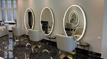 Muse’s beauty image 2