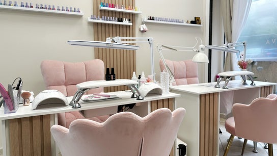 Edelina Dineva Nail Studio