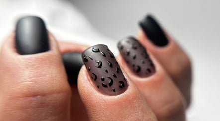 Edelina Dineva Nail Studio image 3