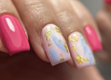 Декоративен маникюр със златни акценти в Edelina Dineva Nail Studio & Аcademy, София, Софийска област, BG.