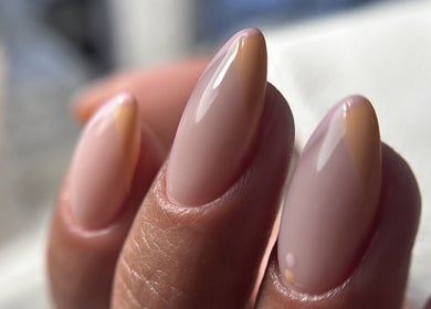 Елегантни маникюри в Edelina Dineva Nail Studio & Аcademy, София, София City Province, BG.