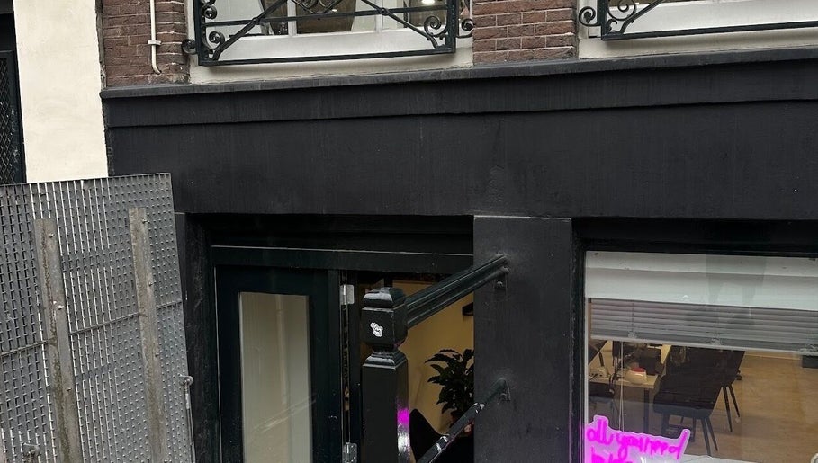 Juss.nail, bilde 1
