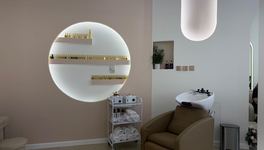 Mountaha aljamal salon image 1