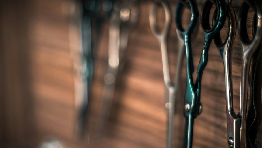 Gentle Cuts, bilde 1