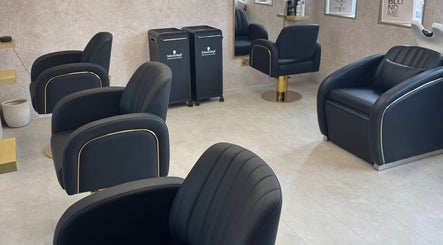 Soléa Salon-Caitlin image 3