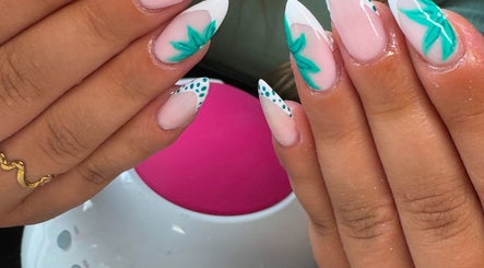 POPPIN’S NAIL’S
