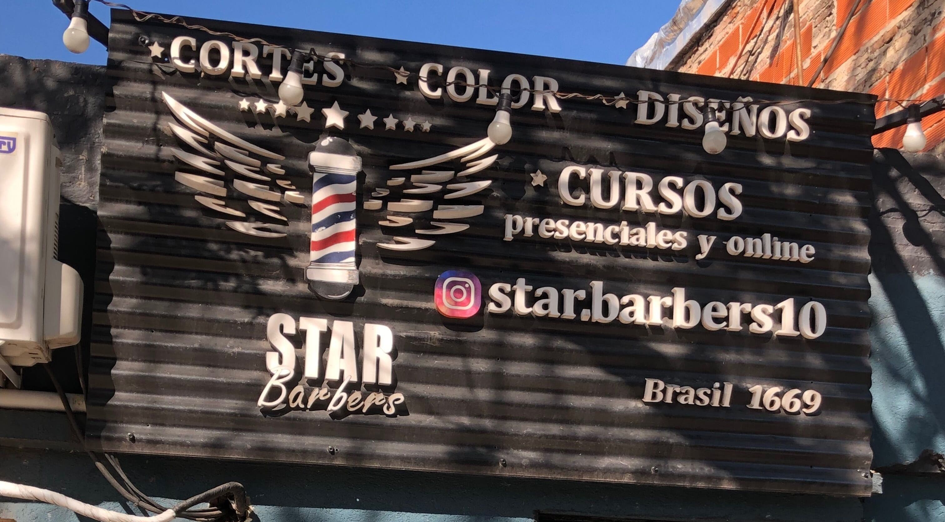 Cartel de ⭐️💈Star Barbers⭐️💈 en Rosario, Santa Fe, AR mostrando servicios y redes sociales.