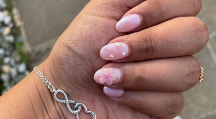 Shanas hair and nails imagem 3