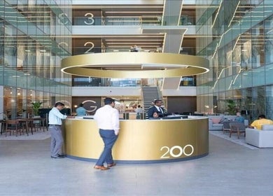 Recepção moderna da Dr. Foot & Ankle em Londres, Inglaterra, GB, com design elegante e ambiente iluminado.