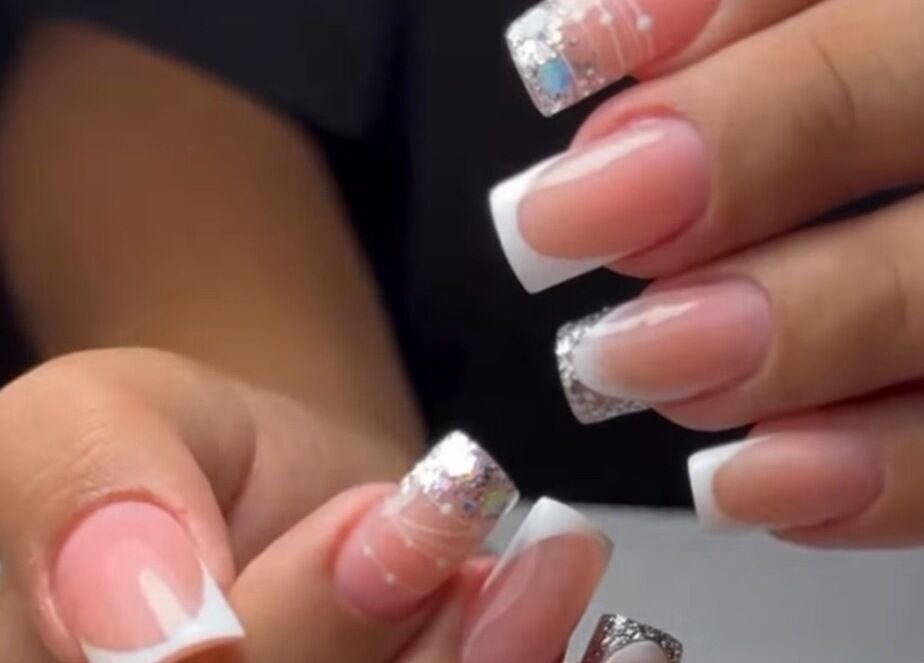 Elegante diseño de uñas en Muzzo’Nails &CompanyBV, El Tablero, Canarias, ES.