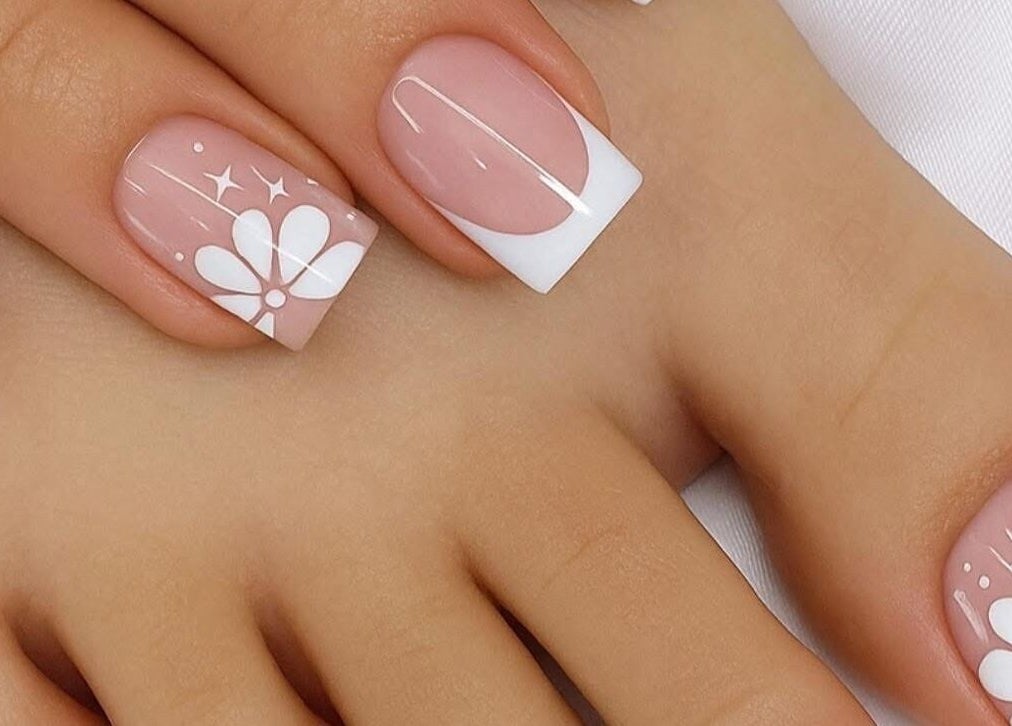 Arte floral en uñas de Muzzo’Nails &CompanyBV, El Tablero, Canarias, ES.
