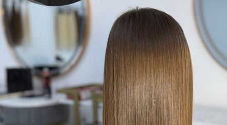 Royal hair Malta зображення 2
