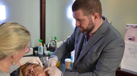 Dr Rob Tamworth Cosmetic Doctor billede 3
