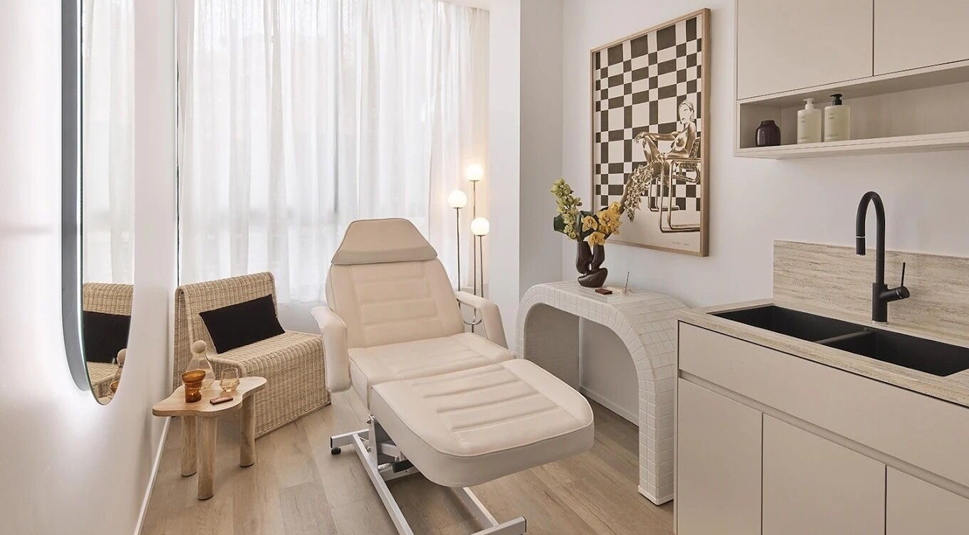 Relaxing treatment room at Dr Rob Cosmetics Bondi Junction, Bondi Junction, New South Wales, AU.