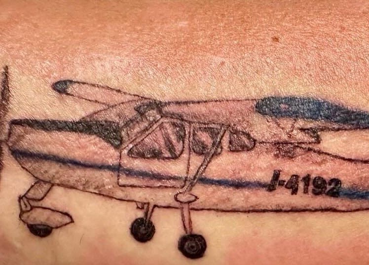 Dettaglio tatuaggio aereo presso Calaveras Tattoo, Fagnigola, Friuli-venezia Giulia, IT.