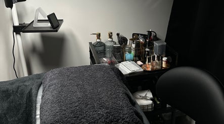 Lash Me image 2